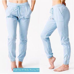 Blue Peak Zipper Jogger zyia size M